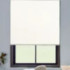 persiana enrollable blackout montreal color chalk, con galeria forrada, modo manual y soportes para un lienzo