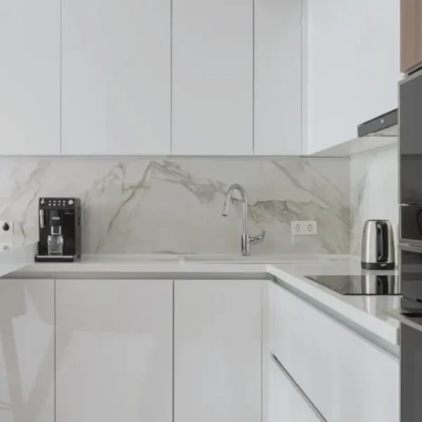 el panel tipo marmol de pvc quality indoor, son laminas decorativas de pvc para muros interiores, en tonos mate y brillantes, ideales para un estilo exclusivo y sofisticado, facil instalacion y bajo mantenimiento.