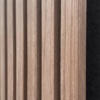 muestra de panel wpc acustico para pared interior en color nogal