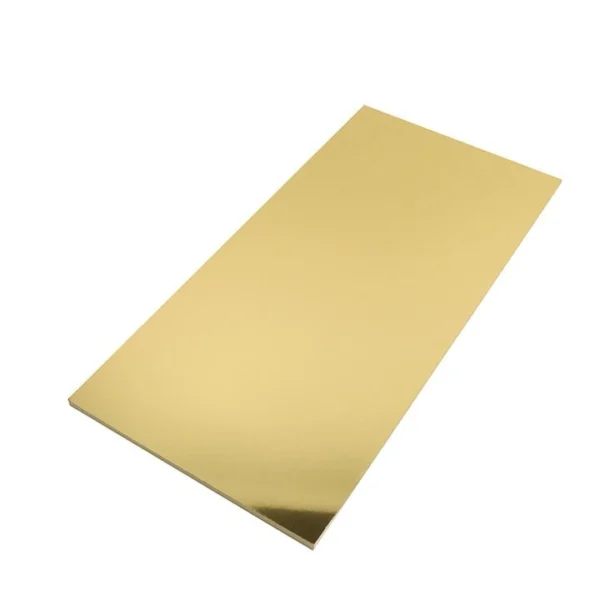 panel decorativo bcc tipo espejo dorado tekno step; recubrimiento envolvente con cortes limpios; instalado con adhesivo; aporta brillo y sensacion de amplitud en areas de paso interiores