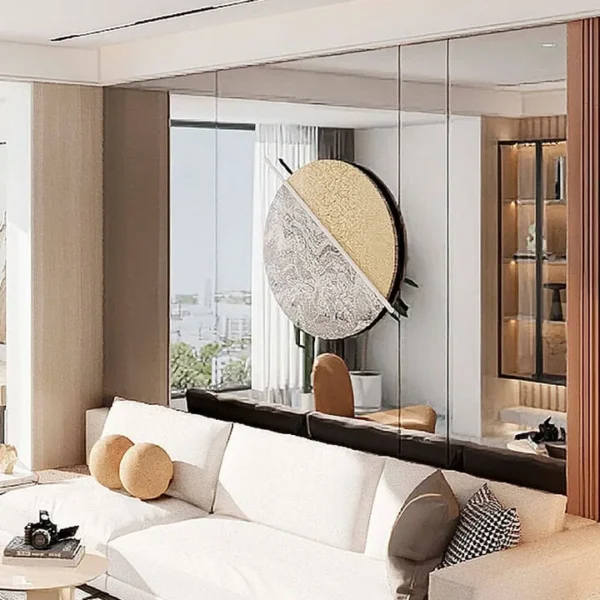 panel decorativo bcc tipo espejo tekno step en muro de acento; foco visual elegante para interiores; acabado reflectante que aporta profundidad; montaje limpio; limpieza rapida con agua y jabon neutro