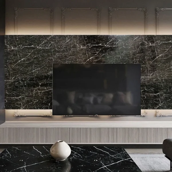 paneles de pvc tipo marmol tekno step para revestir muros interiores en distintos ambientes con acabado decorativo que simula piedra natural y facilita la instalacion