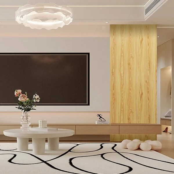 Placa Tipo Madera PVC Veteada Tekno Step – Anton en muro de TV placa tipo madera pvc veteada tekno step anton instalada en muro de tv, panel pvc con textura natural que realza salas multimedia