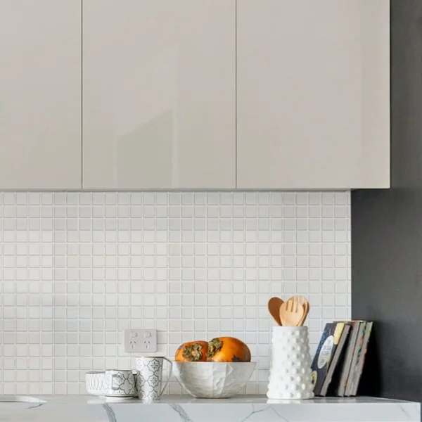 Panel 3D para Pared XPC Autoadherible Tekno Step - Modelo Valencia | Panel 3D texturado para sala y comedor panel 3d para pared xpc autoadherible tekno step modelo valencia instalado en sala texturado facil limpieza y apariencia moderna