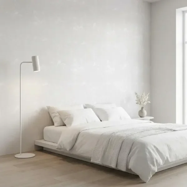 img_20260529_143531_42907568_base.webp Papel tapiz blanco con ondas con destellos plateados para recámara | Matiz 92G-0403