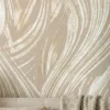 img_20260529_143544_4bad73e2_base.webp Papel tapiz beige con ondas con destellos dorados | Matiz 92G-0802