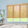 Persiana de madera Basswood 2 pulgadas Golden Oak en ambiente Persiana de madera Basswood 2 pulgadas Golden Oak en ambiente