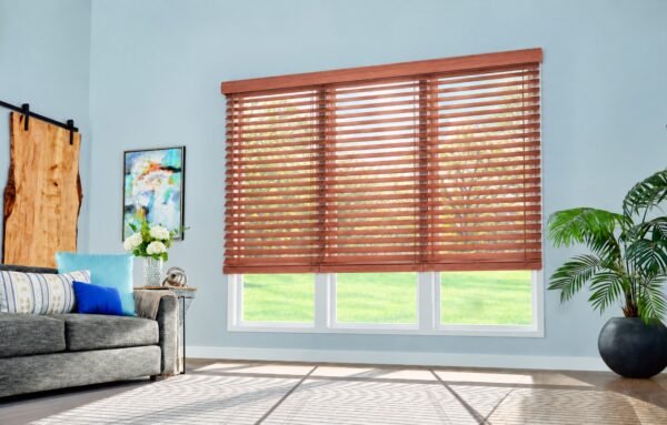 Persiana de madera Basswood 2 pulgadas Rose en ambiente