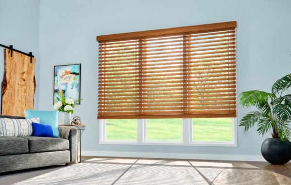 Persiana de madera Basswood 2 pulgadas Sugar Maple en ambiente